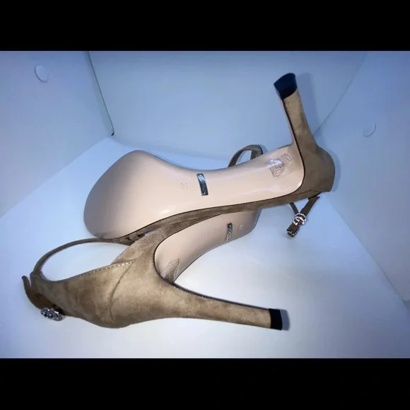 Gucci Authentic Women’s Sandal Suede, Size-US9 - Picture 11 of 15